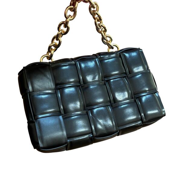 Black faux leather quilted puffy purse chunky gold chain top handle satchel - Picture 7 of 9